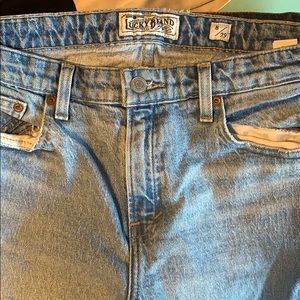 Lucky Brand 7/8 boyfriend distressed jeans